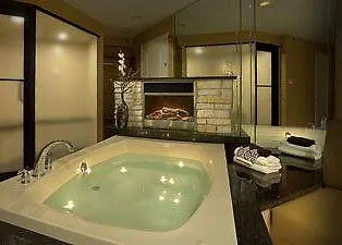 Hotel The Champagne And Luxury 3*