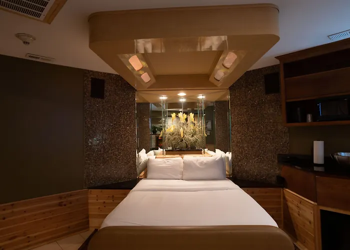 Hotel The Champagne And Luxury Willowbrook