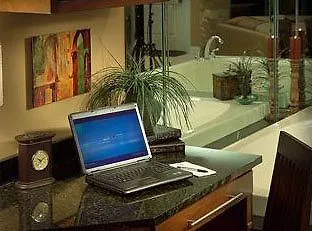 The Champagne And Luxury Hotel Willowbrook